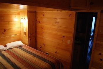 Resort Lake Cabins