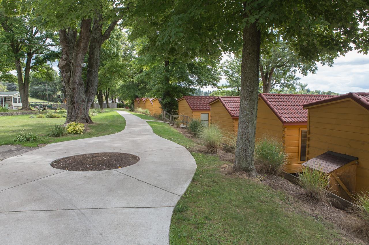 Resort Lake Cabins 3*