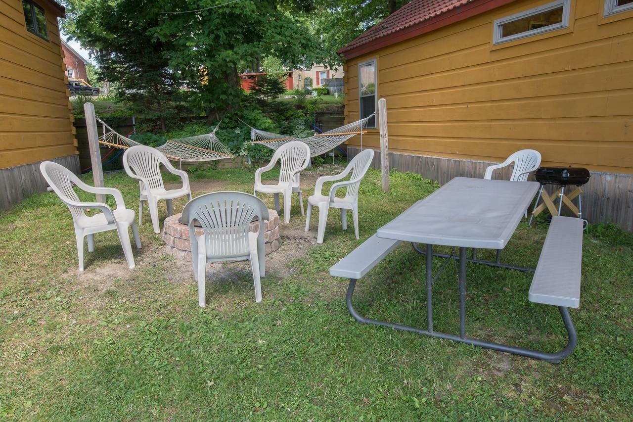 Resort Lake Cabins Edinboro