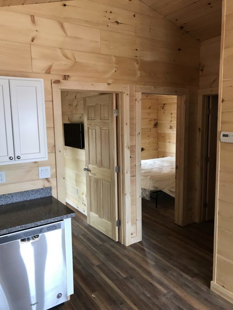 Resort Lake Cabins 3*