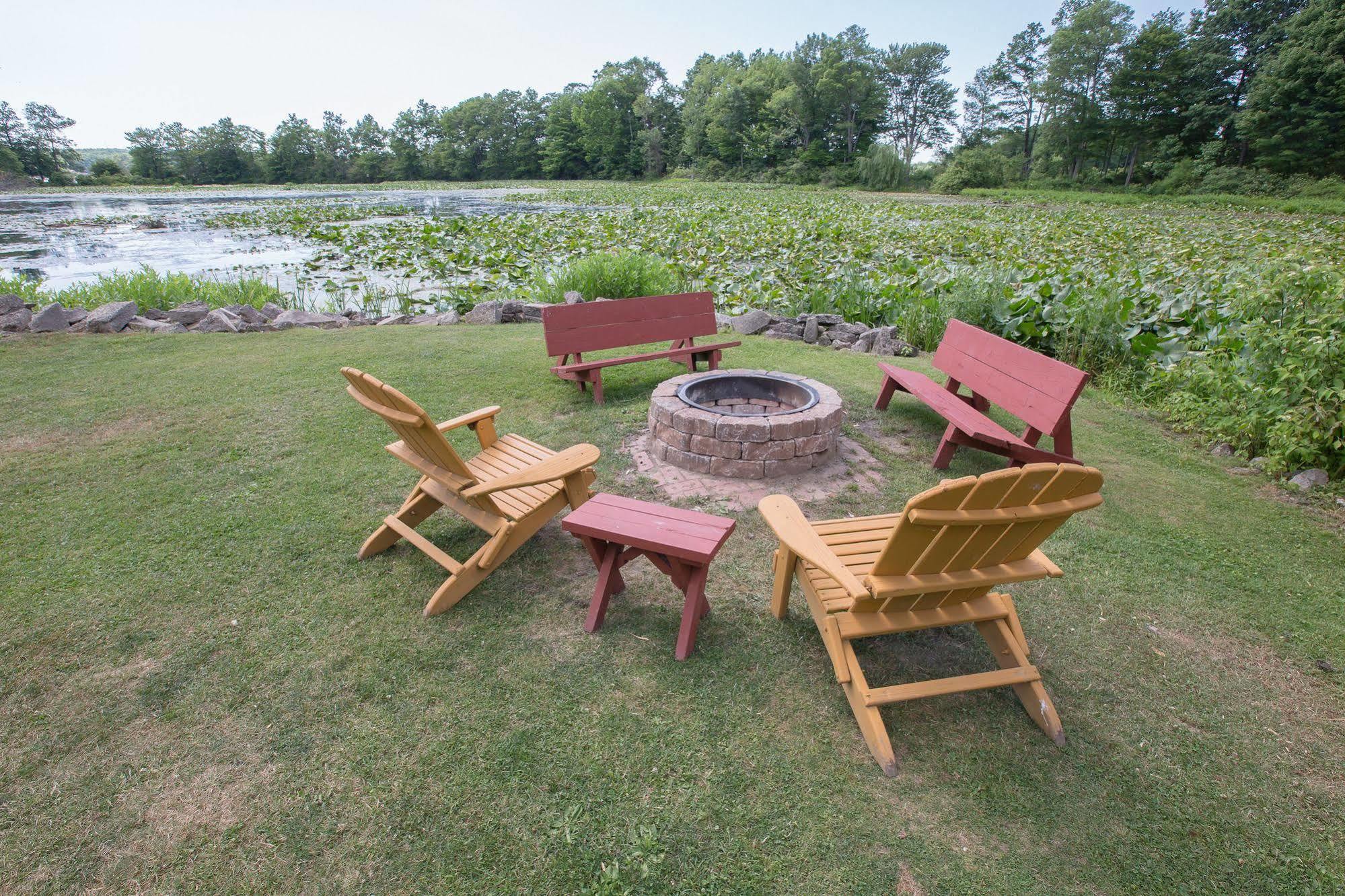 Lake Cabins Resort