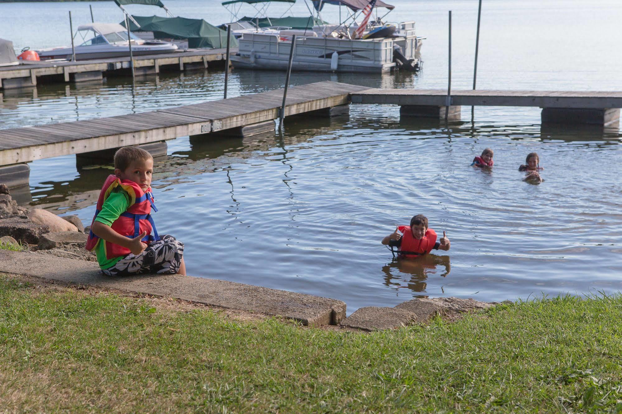 Lake Cabins Resort Edinboro