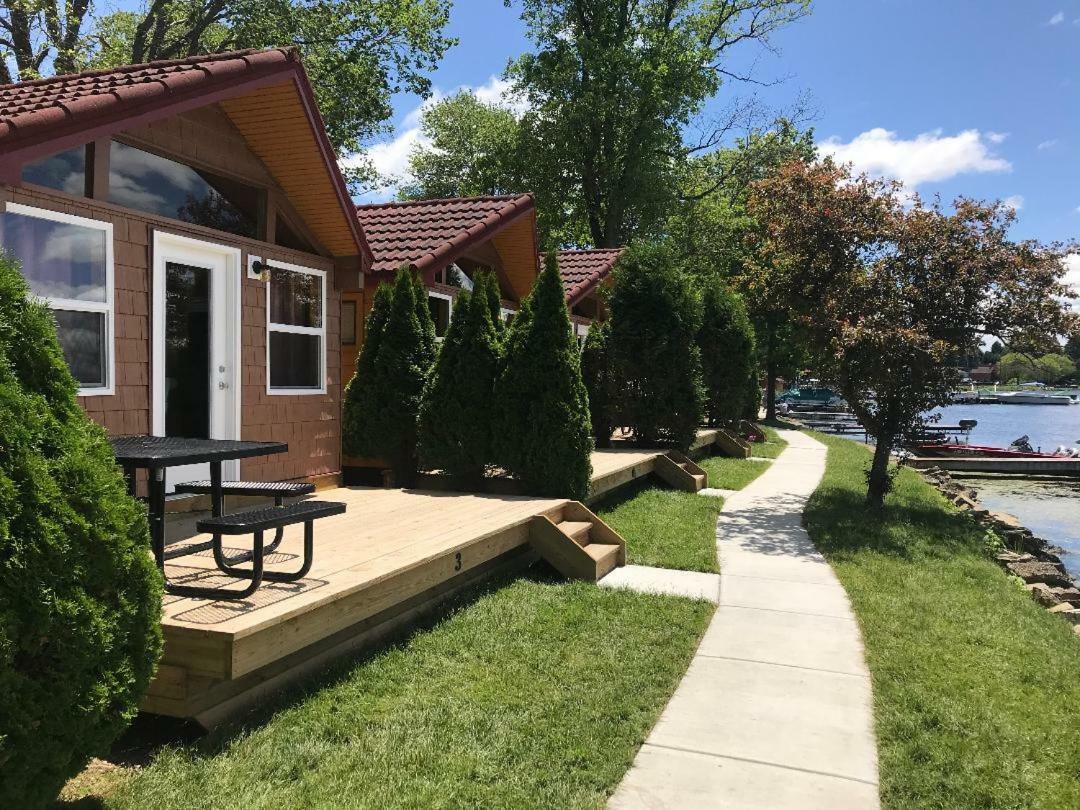 Lake Cabins Resort